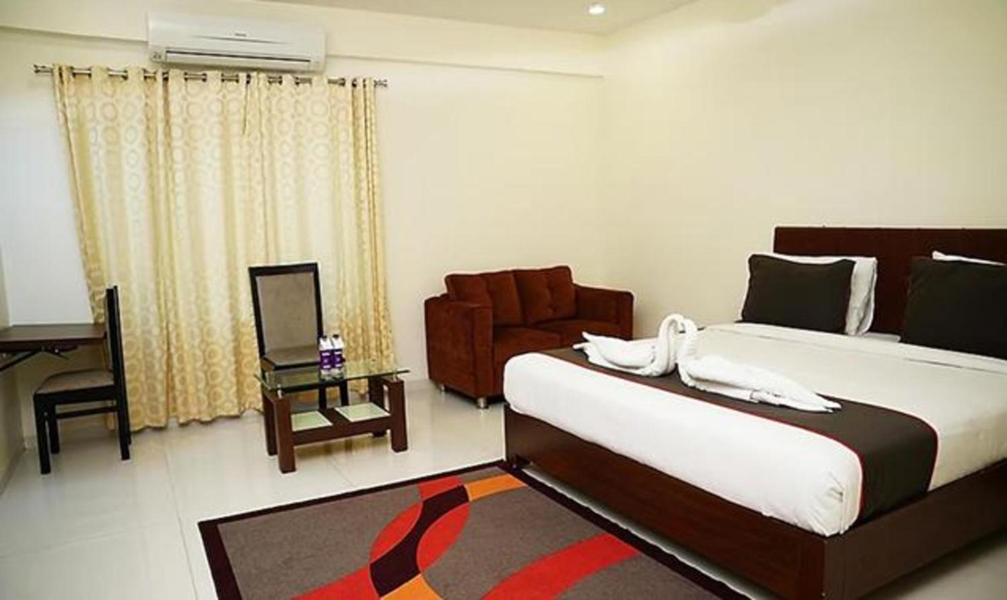 Capital O 16971 Hotel Lorven Визакхапатнам Екстериор снимка