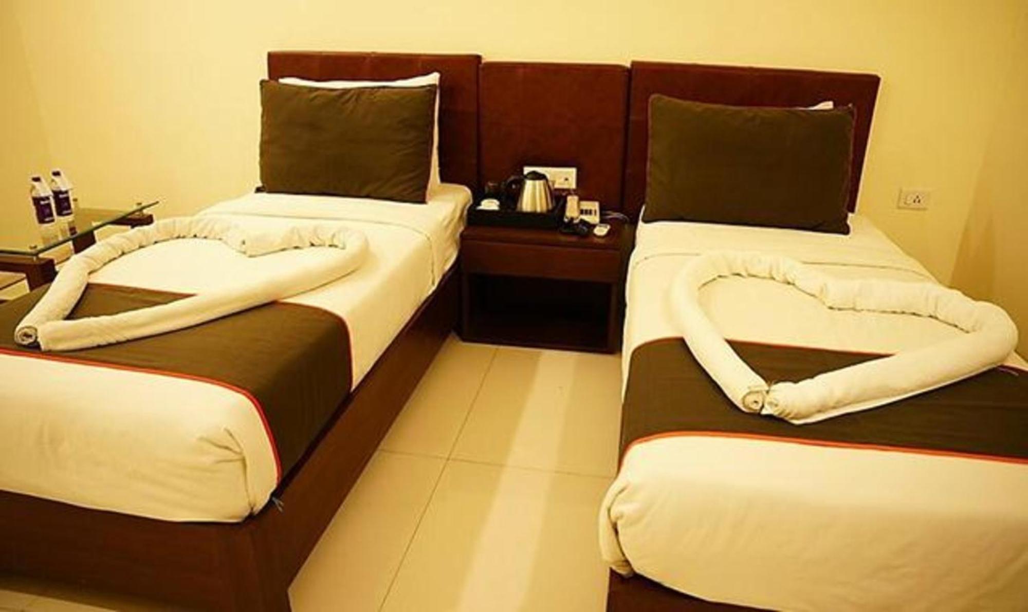 Capital O 16971 Hotel Lorven Визакхапатнам Екстериор снимка
