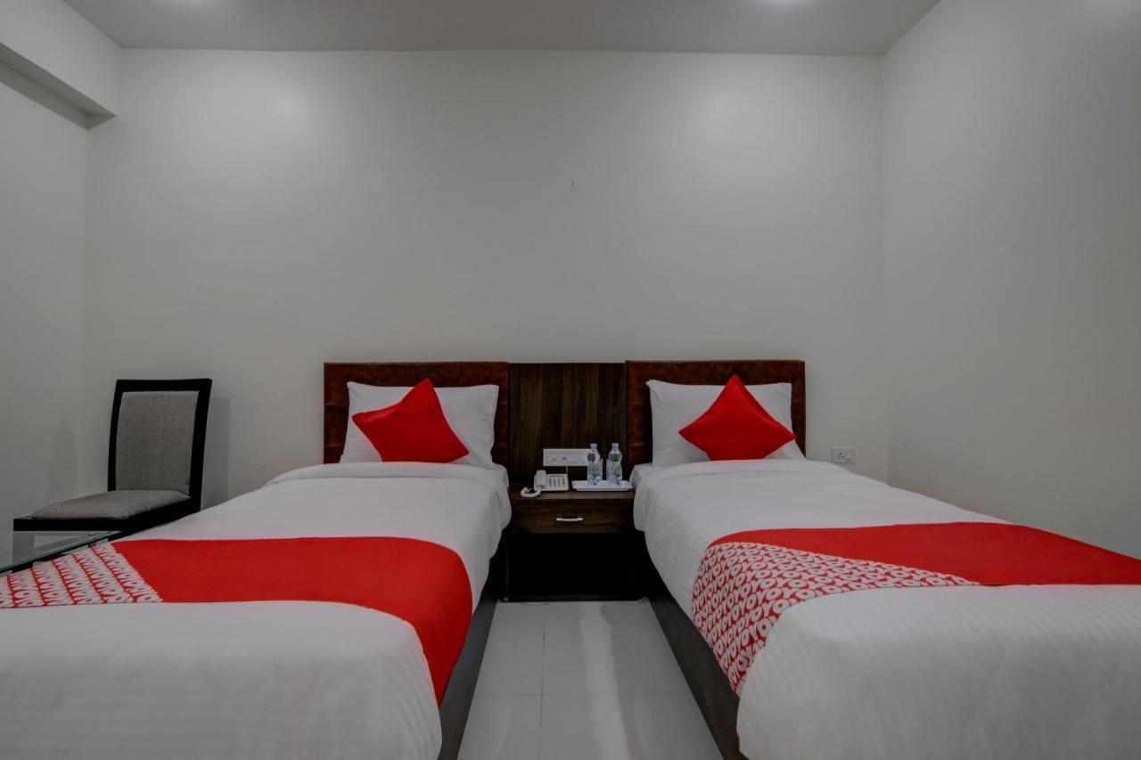 Capital O 16971 Hotel Lorven Визакхапатнам Екстериор снимка